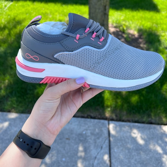 Infinity nursing shoes! - Picture 3 of 3